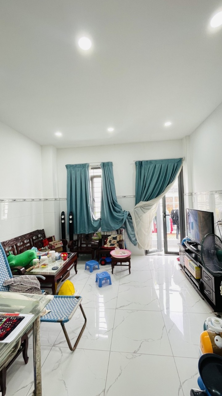 BÁN NHÀ TÂN QUÝ, TÂN PHÚ HẺM XE HƠI 72M2 - 2 TẦNG BTCT NGAY AEON