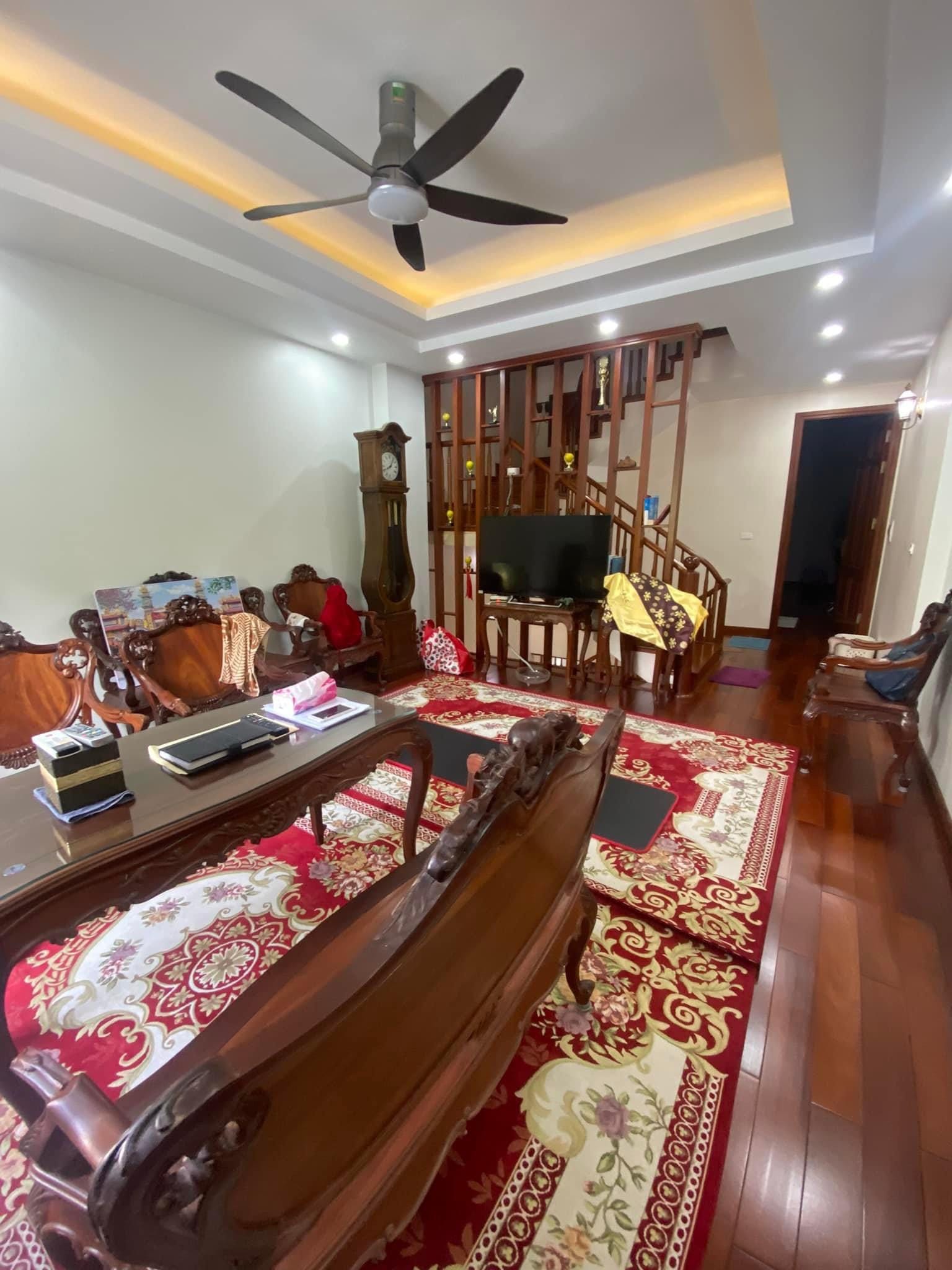 Bán Nhà Mặt Ngõ Mễ Trì Thượng, Ô Tô 7 Chỗ Vào Nhà 70m2 x 5 Tầng 11.5 tỷ