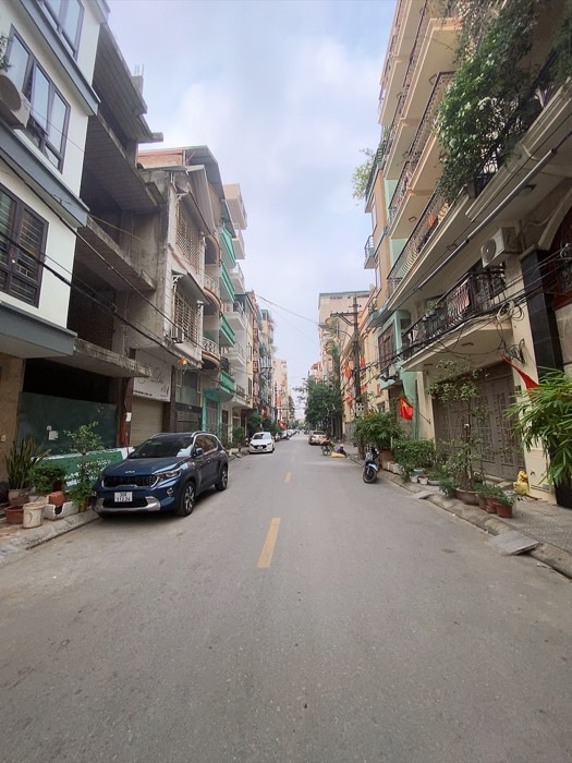 MẶT PHỐ, VỈA HÈ, TRẦN ĐĂNG NINH Q. HÀ ĐÔNG, DÂN TRÍ CAO 40M2 GIÁ 7TỶ3