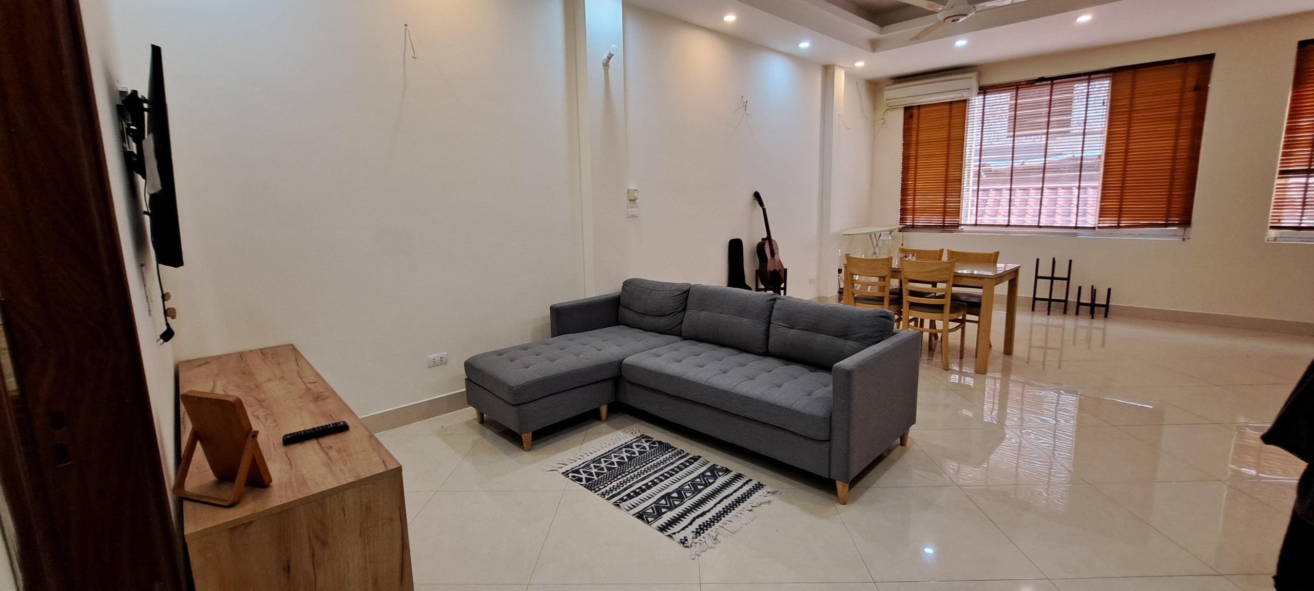 Cho thuê gấp căn hộ 60m2 1PN, 1K full đồ đẹp tại ngõ 603 Lạc Long Quân, Xuân La, Tây Hồ. Chỉ 10 tr