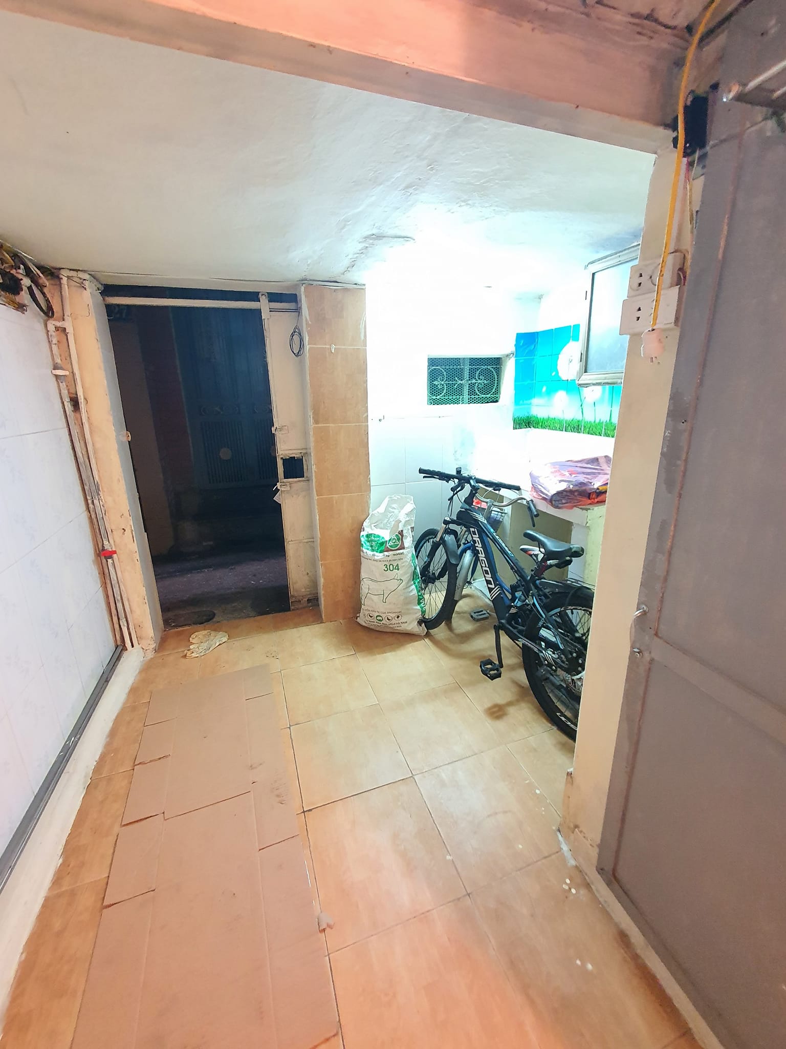 1.5 TỶ NHẬP KHẨU BA ĐÌNH – 11m2, 4 tầng. GẦN HỒ TÂY, GẦN ĐƯỜNG LỚN