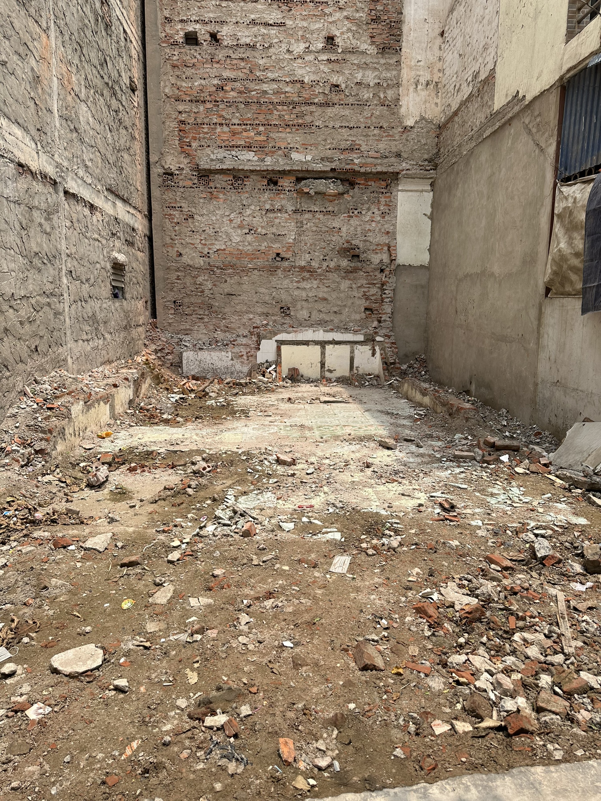 Cần bán đất cực đẹp DT 54m tại ngõ 553 Nguyễn Trãi