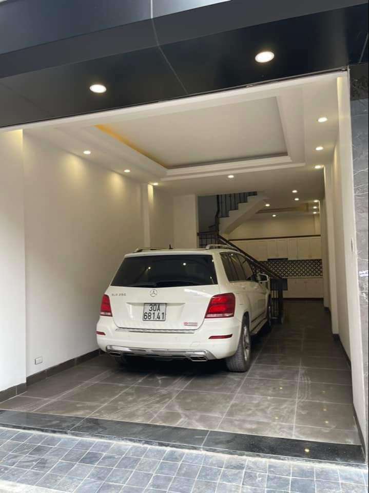 Nhà mới Làng Trạm, Cổ Linh, ngõ thông rộng ô tô vào nhà, diện tích 56m2x 5 tầng, giá 5 tỷ 9