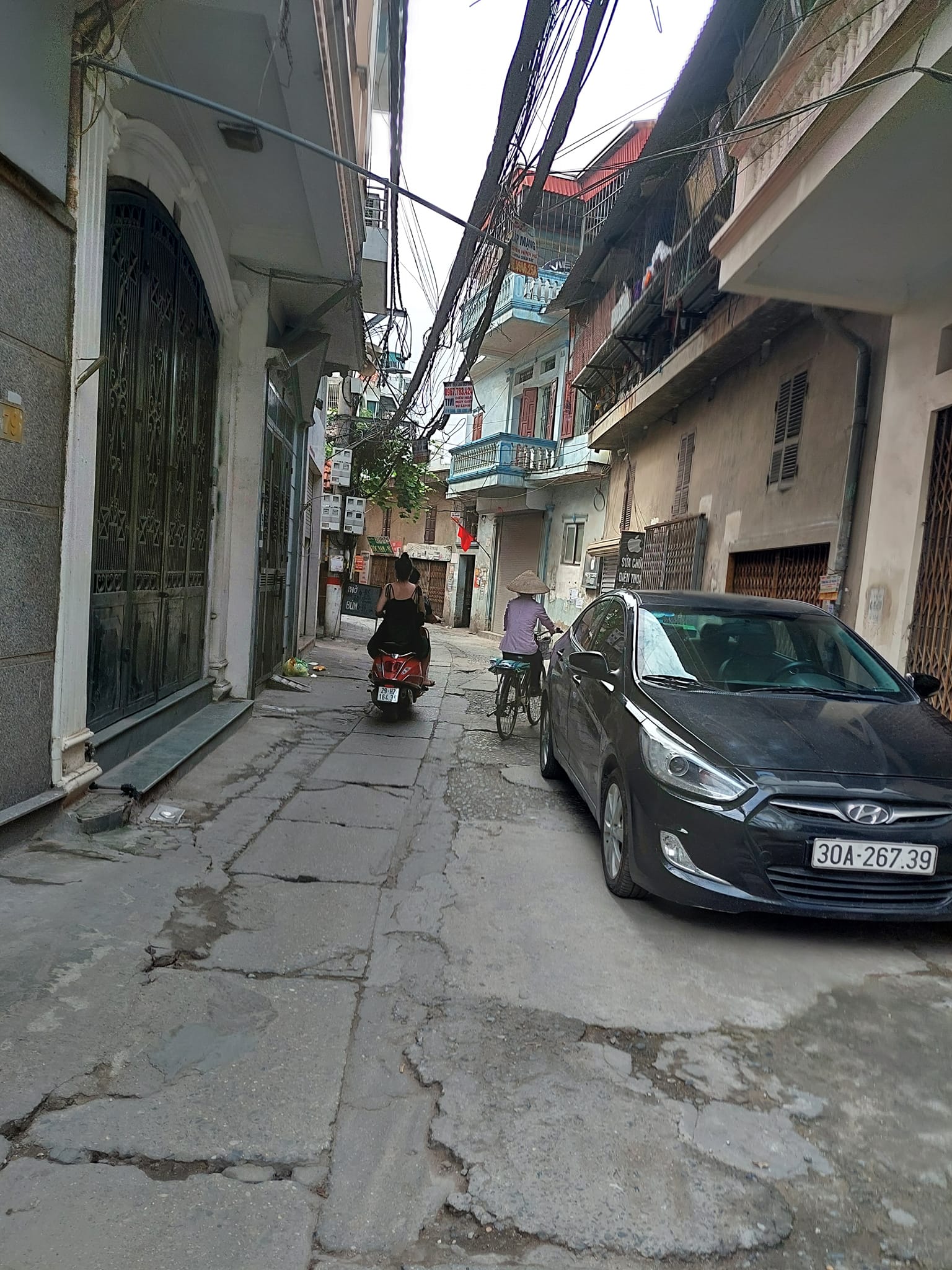 Nhà 8 tầng 54m2, vài bước chân ra Hồ Định Công Giá chưa đến 6,55 tỷ