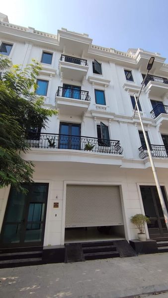 NHÀ LIỀN KỀ KĐT KIẾN HƯNG LUXURY, Q. HÀ ĐÔNG 74 M2 MT 7M GIÁ 11TỶ8