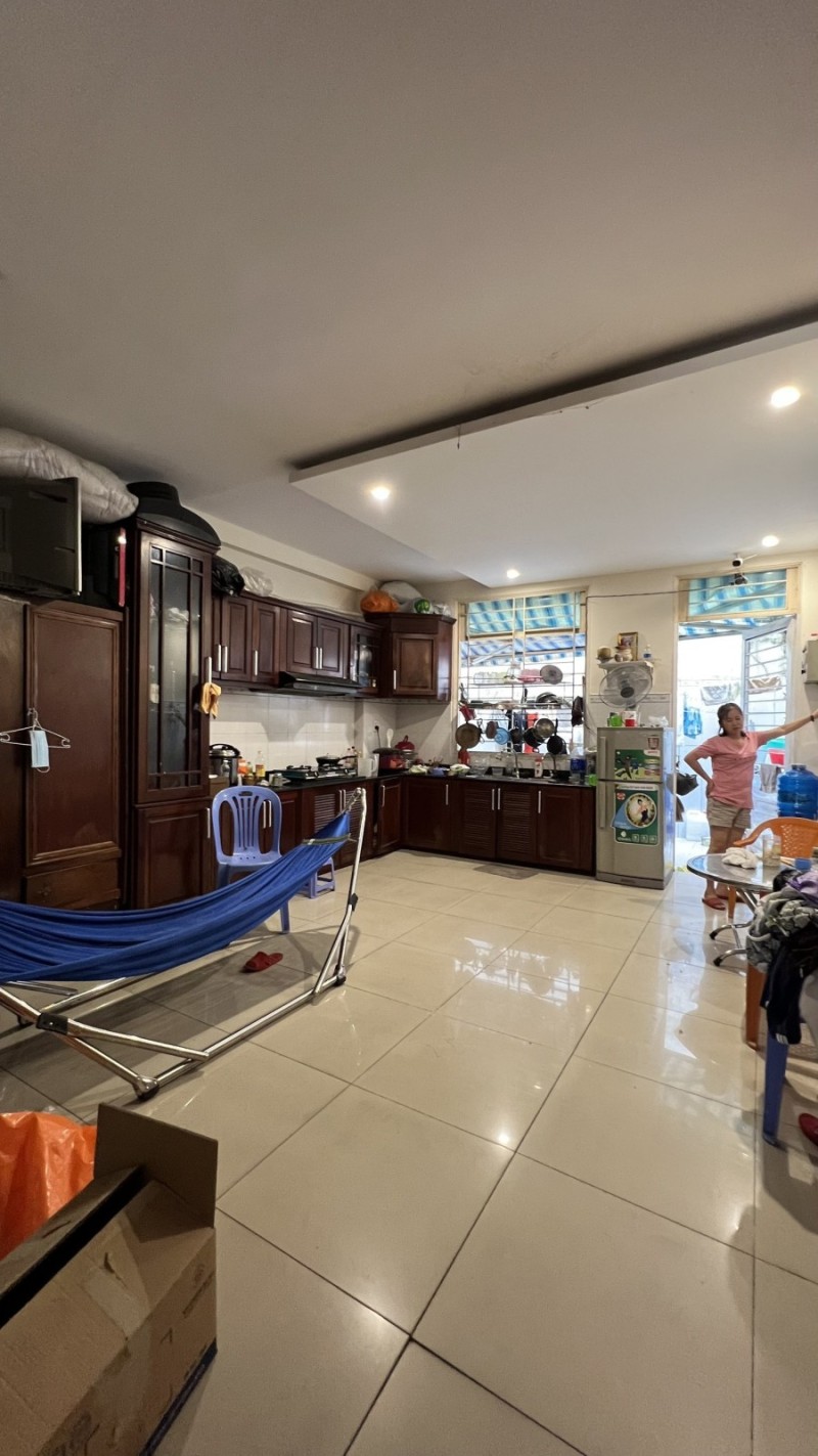 MẶT TIỀN TÂN SƠN NHÌ - CHDV 5 TẦNG - 125M2 - SỬ DỤNG GẦN 500M2 - DÒNG TIỀN HÀNG THÁNG 60TR/THÁNG - KHU HIỆN HỮU