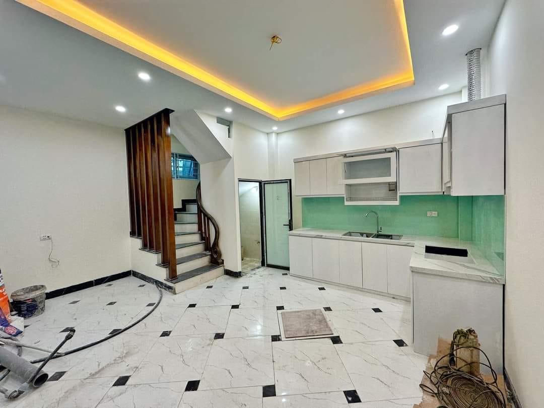 Bán nhà Tân Mai : 32m x5T, nhà mới, ngõ rộng –3,6 tỷ