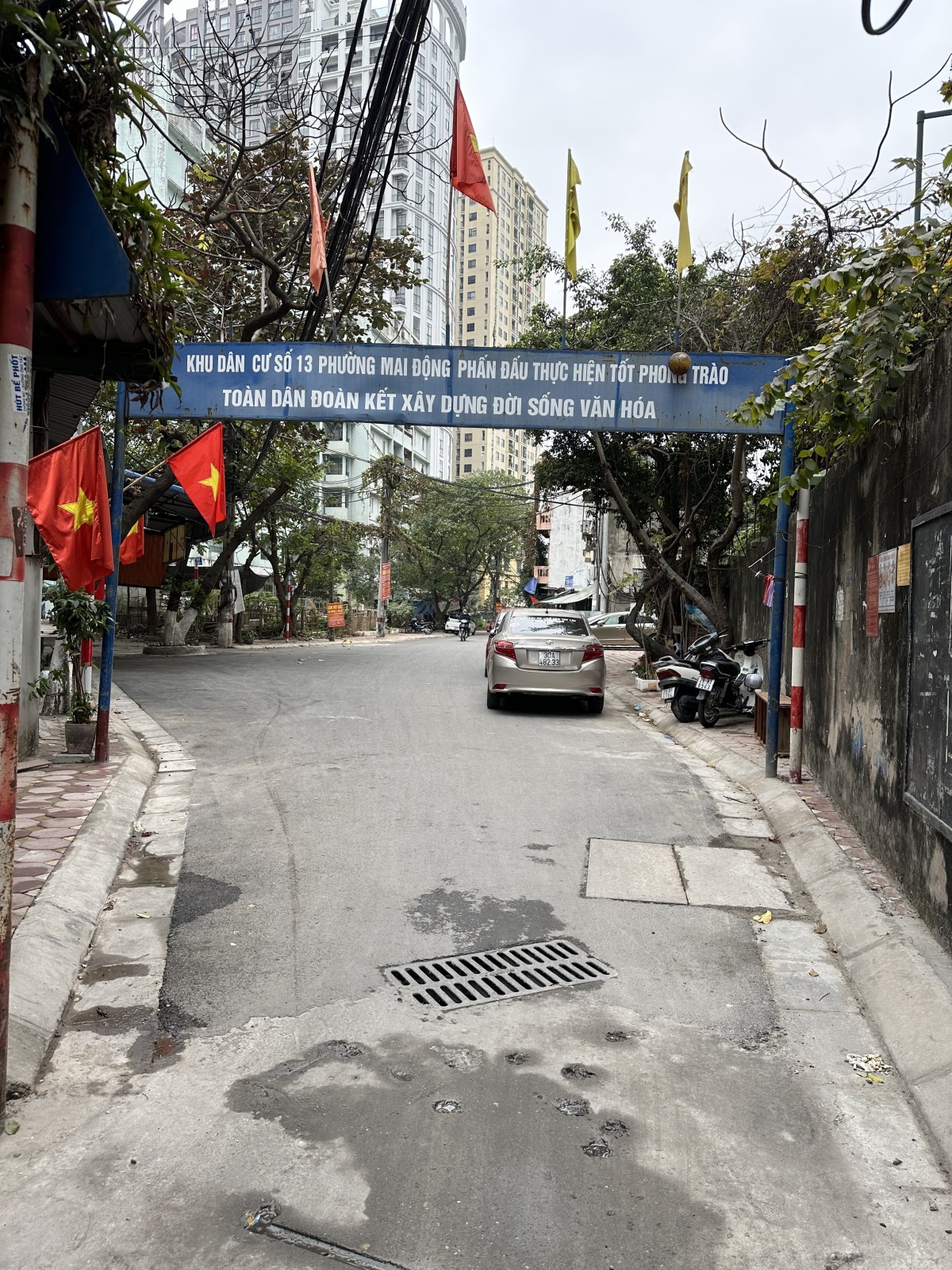 Bán nhà Đường Lĩnh Nam Ô TÔ Đỗ Cửa, DT 38m2 X 2T, MT 4 m, giá chào 2 tỷ 6