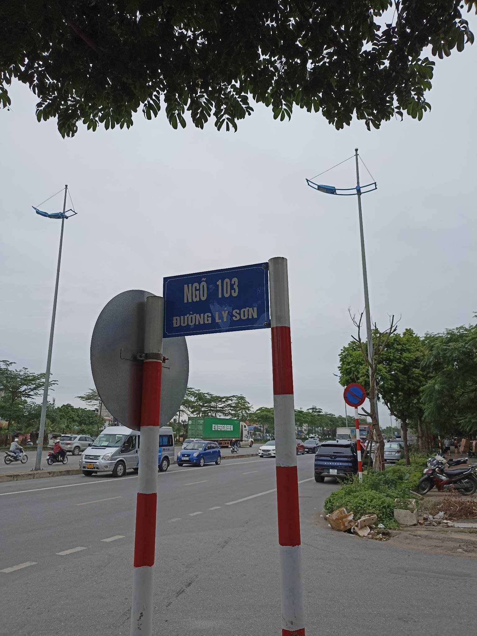 CẦN BÁN ĐẤT LÝ SƠN, NGỌC THUỴ, LONG BIÊN, 3 MẶT THOÁNG, LÔ GÓC, NGÕ Ô TÔ THÔNG.