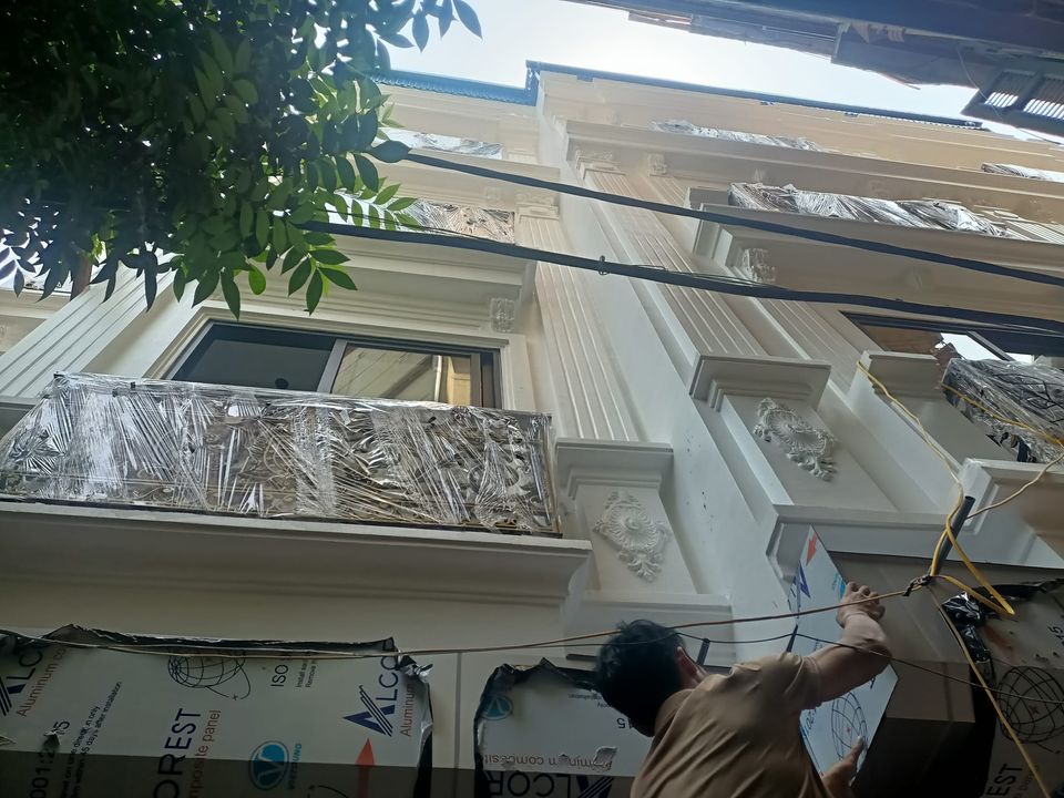 Bán nhà phố Bạch Mai, Hai Bà Trưng,ô tô đỗ cửa, nhà mới ở ngay 5 tầng 30 m2 giá 4.55 tỷ