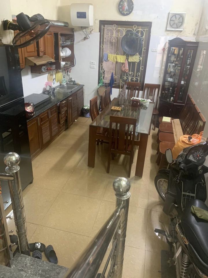 Bán nhà phố Đội nhân, Ba Đình, ô tô vào nhà, KD tốt 4 tầng 40 m2 giá 8.5 tỷ