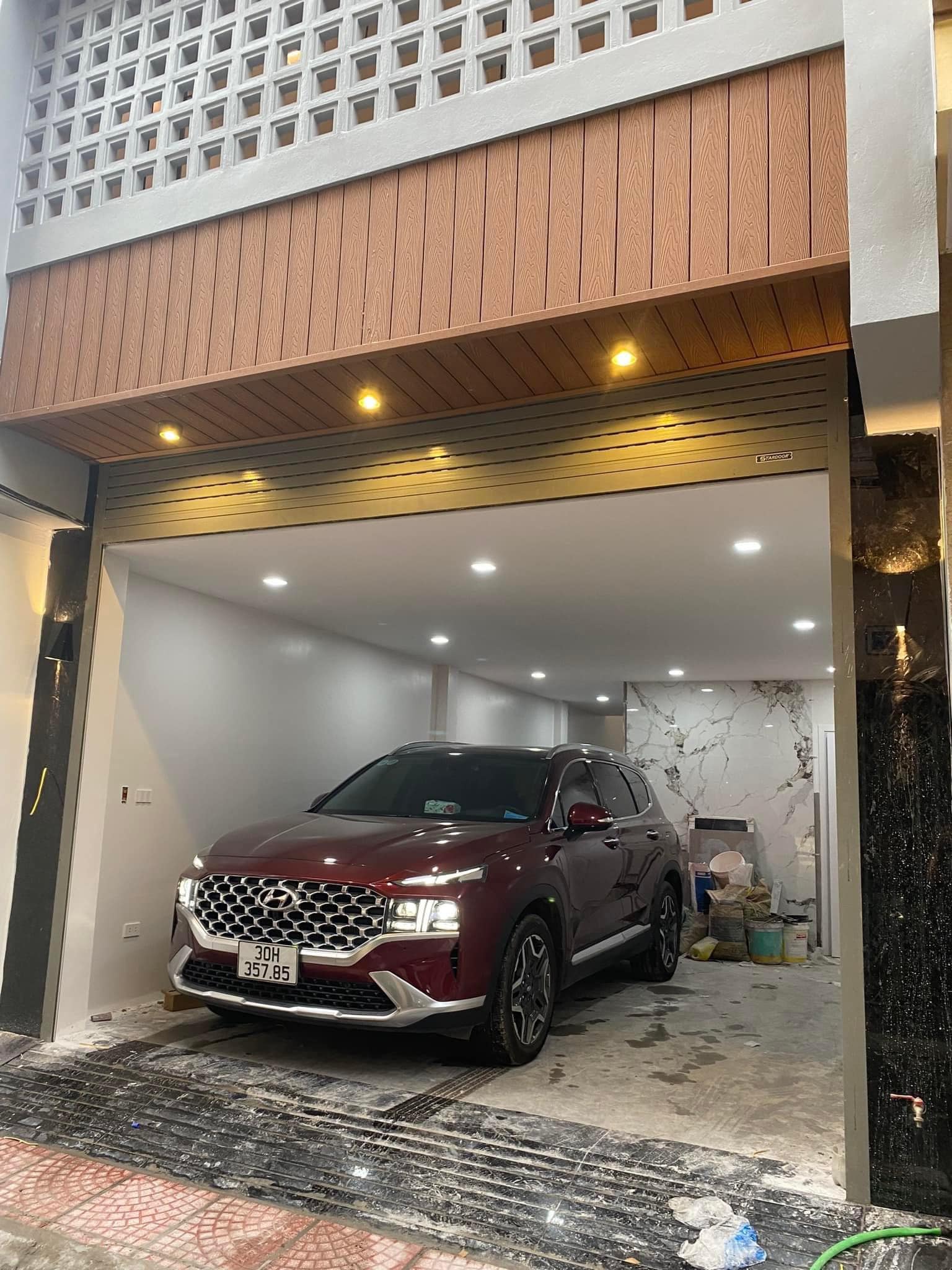 Bán nhà đường Nguyễn Văn Cừ 95m2 x 6 tầng, 5m MT, Giá 13.8 tỷ, Thang máy Ô tô, kinh doanh.