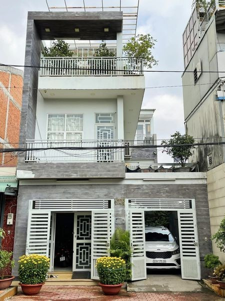 Nhà Mặt Tiền Đại Lộ 3-Phước Bình 4 Tầng Thang Máy Xịn DT 154m2 Nhỉnh 18 Tỷ