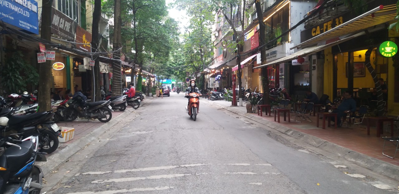 DUY NHẤT PHỐ NGUYÊN HỒNG DT65m2 THANG MÁY + VỈA HÈ- KINH DOANH