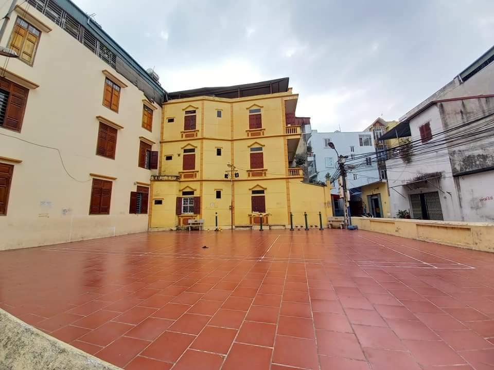 Chính chủ bán nhà Kim Giang - Thanh Trì diện tích 40 mx5Tầng, giá 4.x tỷ. 25m ra ô tô tránh , nhà mới ở luôn.