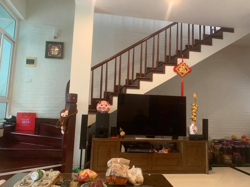 Bán ngôi nhà 122m2 phố Âu Cơ, Tây Hồ Gara Ô tô Kinh doanh đỉnh 11.5 Tỷ