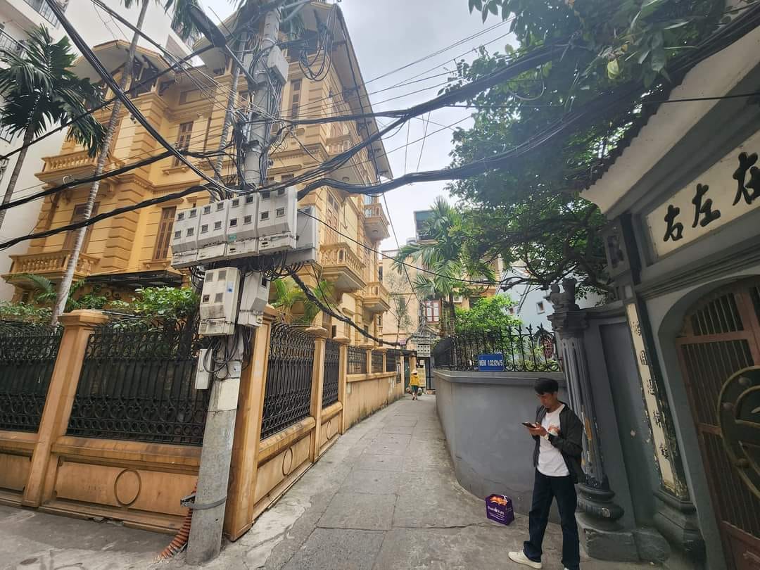 CHÍNH CHỦ RAO BÁN CĂN NHÀ 5 TẦNG 30M2 NGAY TẠI TRUNG TÂM CẦU GIẤY NGÕ THOÁNG 3 GÁC