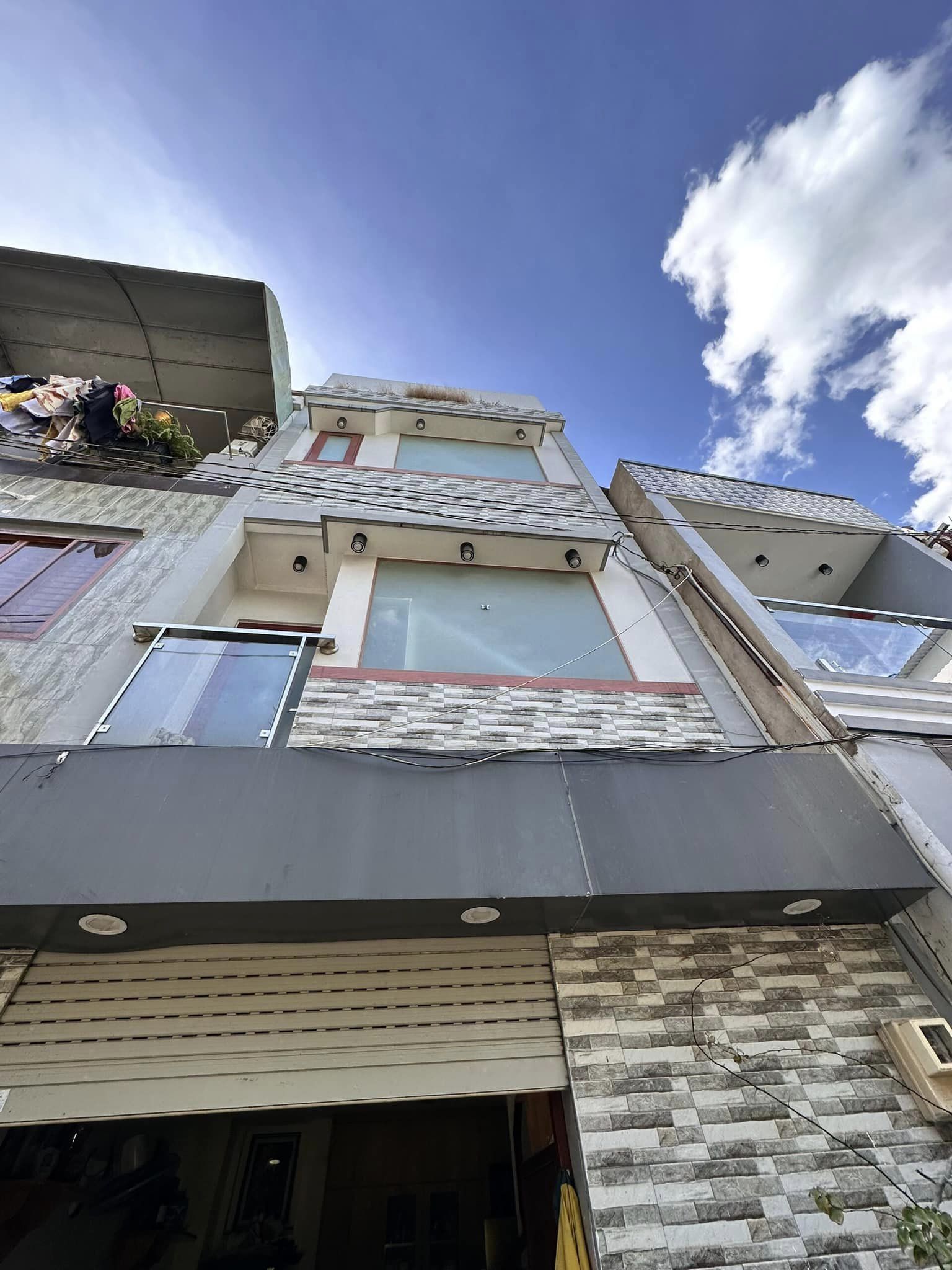 GIẢM SÂU GIÁ CHỈ CÒN 2.99 TỶ (BỚT LỘC) - VIP TÂN BÌNH - HẺM THÔNG TỨ TUNG - 4 X 6, 4 TẦNG BTCT