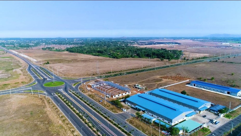 Bán đất 8200m2 trong Khu công nghiệp Tân Đô, xã Đức Hòa Đông, huyện Đức Hòa, tỉnh Long An