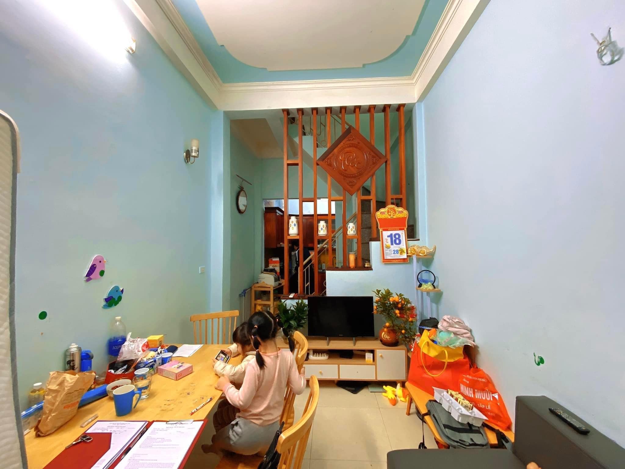 CHÍNH CHỦ RAO BÁN 3 TẦNG - 2 NGỦ - NGÕ NÔNG GẦN PHỐ - NGAY TẠI TRUNG TÂM CẦU GIẤY CHỈ VỚI 3.7 TỶ