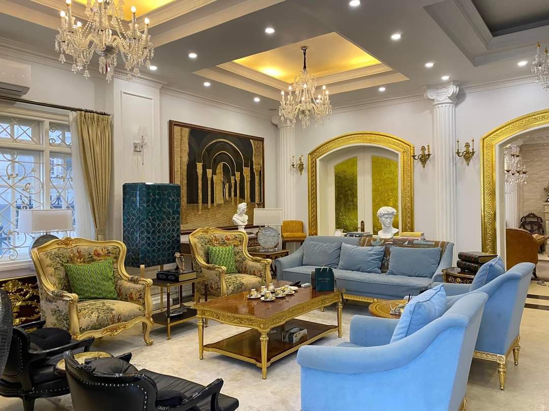Bán Biệt thự bán đảo Linh Đàm, 275m2 x 5 tầng + 1 hầm, view hồ, Thiết kế phong cách Hoàng gia Tân cổ điển
