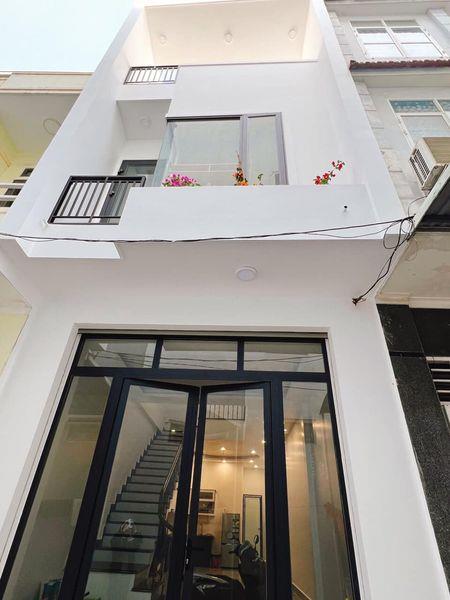 Bán nhà Chùa Bộc, Thái Hà, diện tích 40m2, 6 tầng, giá nhỉnh 7 tỷ.