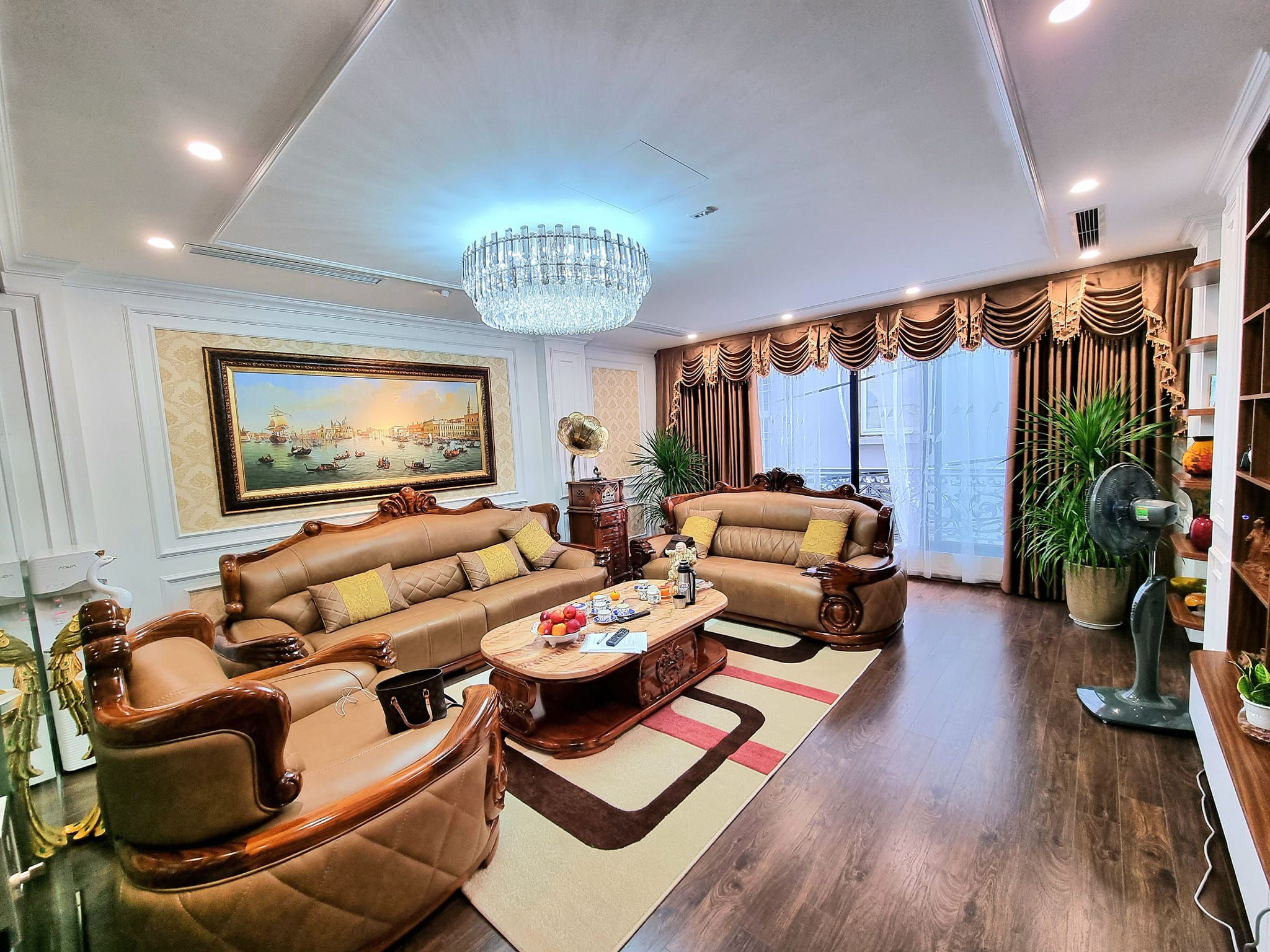 Bán gấp nhà mặt phố Trung Kính, Cầu Giấy 90m, 5 tầng, mt 5.2m. Giá: 36.5 tỷ