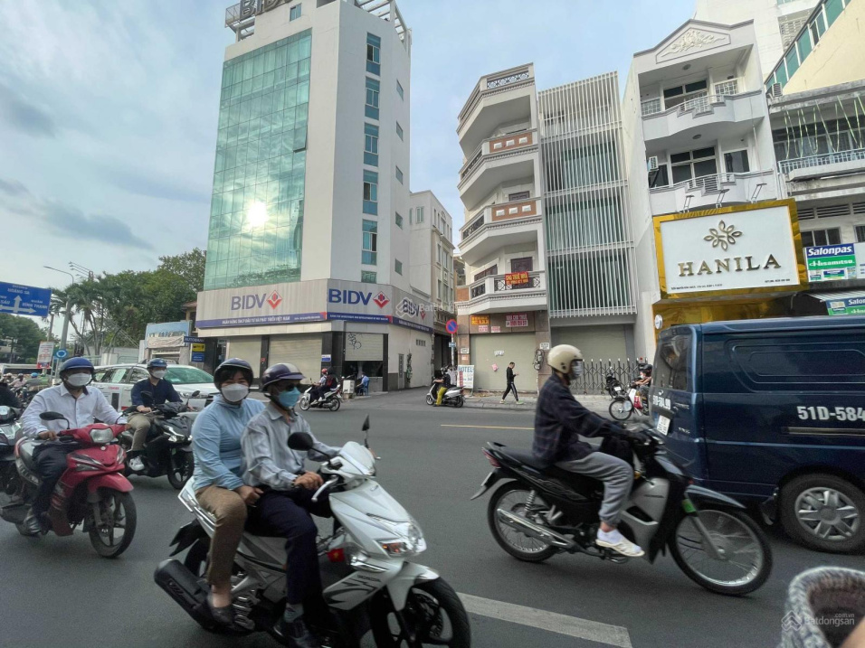 Kẹt tiền bán tòa nhà 5 tầng MT Cách Mạng Tháng Tám (5.5 x 22m) HĐT 113,35 tr/th, giá bán 31 tỷ