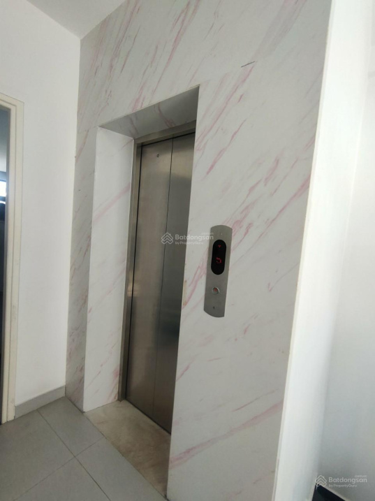 Bán tòa nhà văn phòng mặt tiền đường Cao Thắng, Quận 3