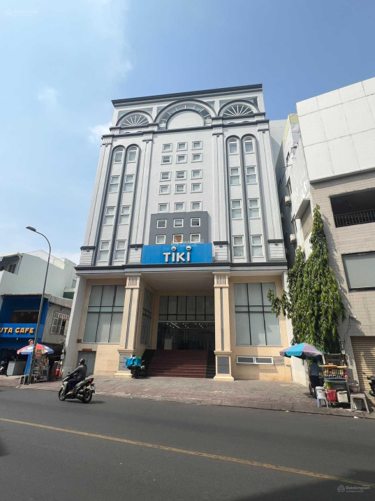 Bán tòa nhà văn phòng Nguyễn Hữu Cảnh P19 BT. Ngang 9,6m. Hàng hiếm tầm giá chỉ 33,8 tỷ