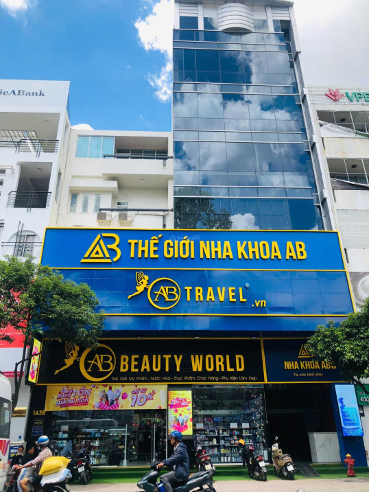 Hạ 7 tỷ bán gấp nhà MT Nguyễn Thi Minh Khai Q1 DT 6.1x22m vuông vức nhà 2 tầng giá 41 tỷ