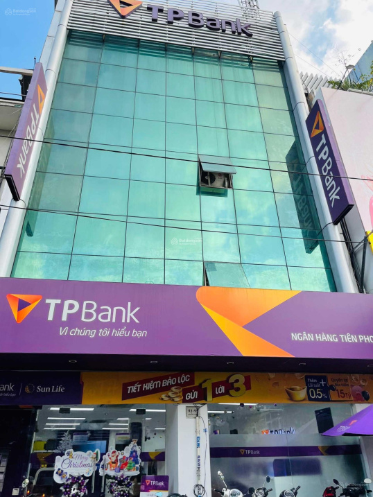 Toà nhà MT Phạm Hồng Thái, Q1 đối diện KS Newworld 8x18m trệt 4 lầu giá 71 tỷ TL HĐT 270tr/th