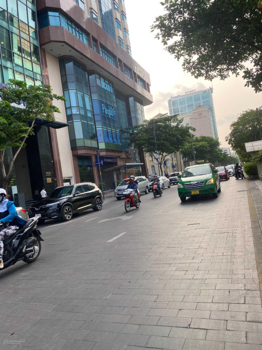 Bán nhà mặt tiền Nguyễn Huệ (ngay chân Bitexco), 4,3x18m, giá chỉ 41 tỷ thương lượng