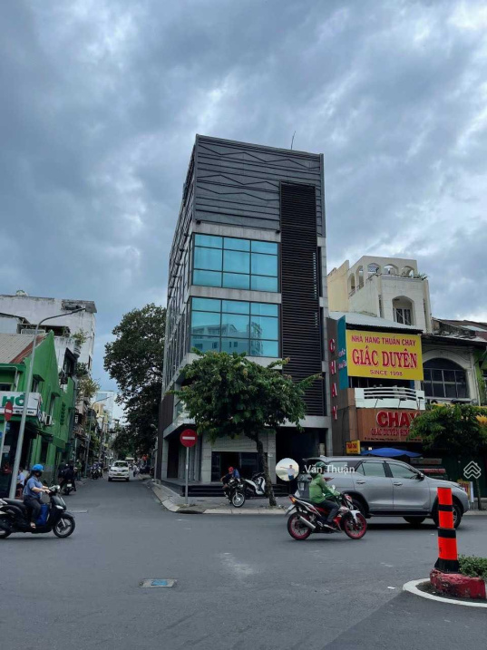 Bán căn duy nhất nhà mặt tiền Kỳ Đồng, P. 9, Quận 3. DT ngang 5m, 4 tầng