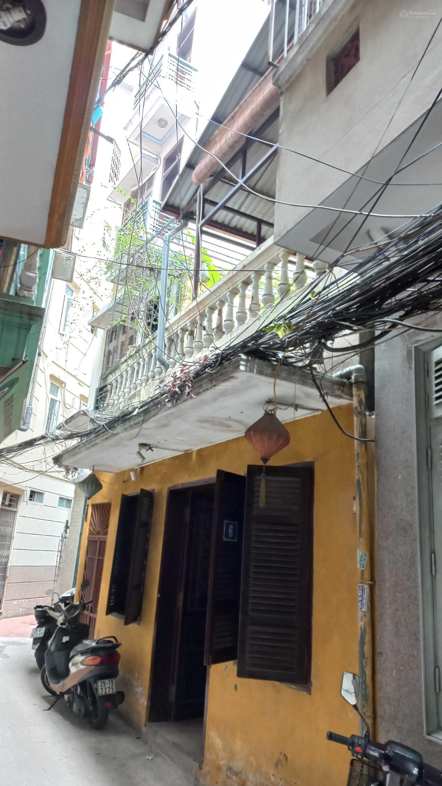 Chính chủ bán nhà 2 tầng tại số 6, ngách 35/61 Cát Linh, Đống Đa, Hà Nội, với diện tích đất 100 m2.