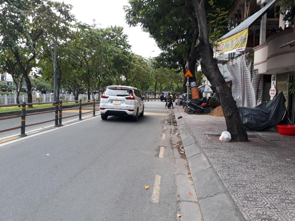 Bán nhà ngang 8,8m ngay mặt tiền Trần Quang Khải, Quận 1 giá 18 tỷ