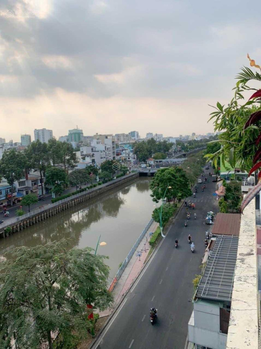 Tòa nhà 7 ngang 10m, MT Trường Sa, Quận 3. 29 tỷ, thương lượng