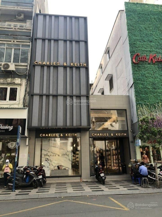 Bán nhà MT Nguyễn Trãi, Quận 1, ngay ngã 6 Phù Đỗng 6x23m, 4 tầng, chốt 55 tỷ