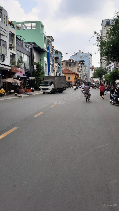 Bán nhà mặt tiền Đề Thám, Quận 1, 4 tầng, 68m2 giá chỉ 24 tỷ TL