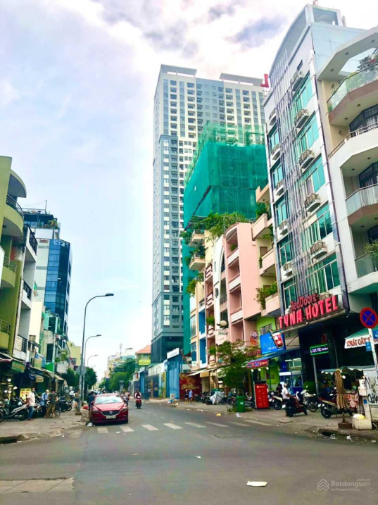 Bán nhà MT Hai Bà Trưng, DT 4,9 x 16m, đối diện nhà thờ Tân Định. 4 lầu, giá 34 tỷ tl