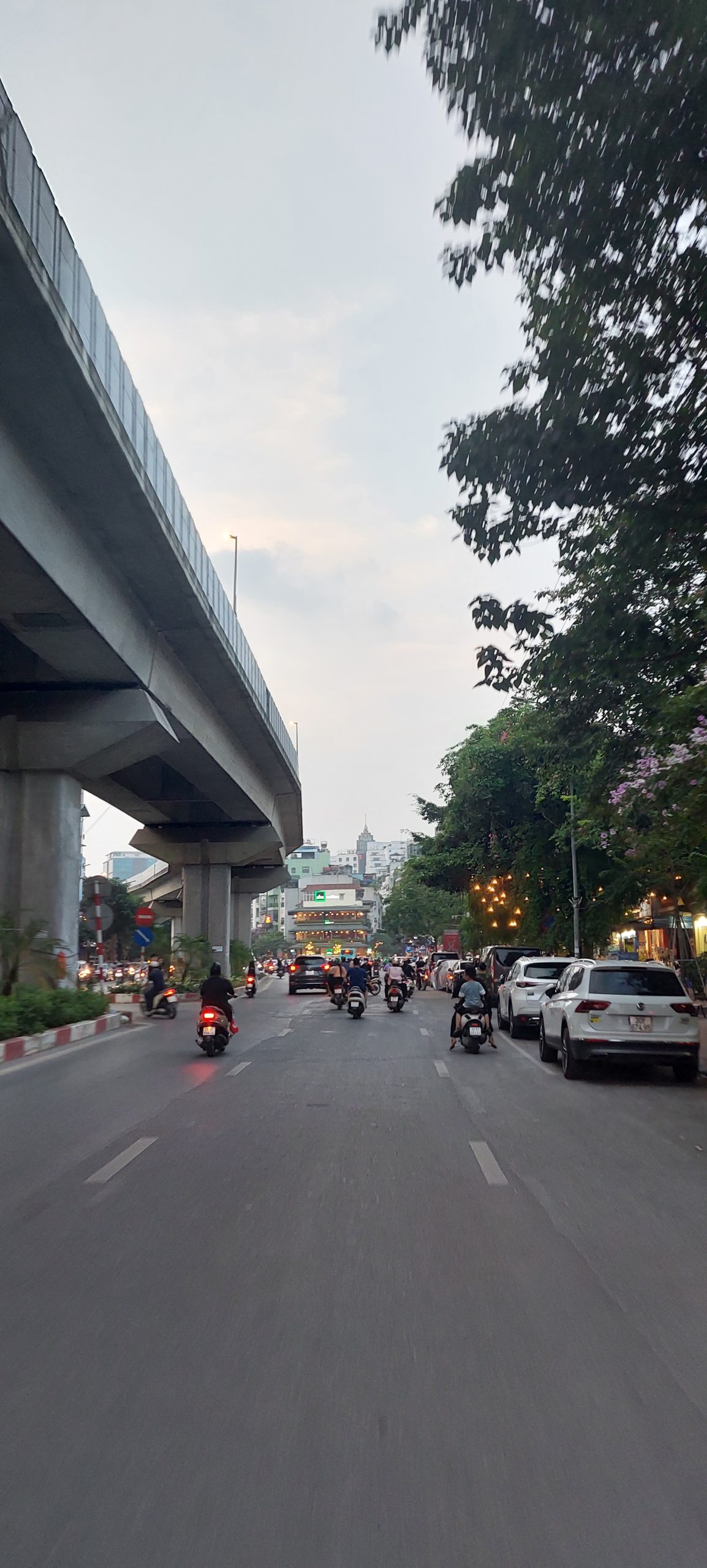 Bán nhà phố Hào Nam quận Đống Đa giáp Ba Đình - Hoàn Kiếm, Hà Nội. Diện tích 50m2. Giá rẻ 9.68 tỷ