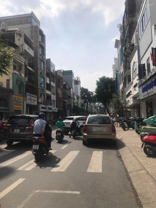 Bán nhà mặt phố Nguyễn Hữu Cầu Quận 1, kết cấu 1 hầm 7 tầng