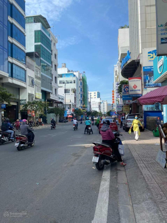 Tôi bán nhà góc 2MT Trần Hưng Đạo, Quận 1 (4,9x20m, 4 lầu) HĐT: 125tr/th chỉ 27 tỷ