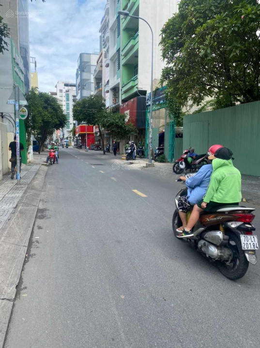 MTKD nở hậu đường Hồ Hảo Hớn, Cô Giang, Quận 1