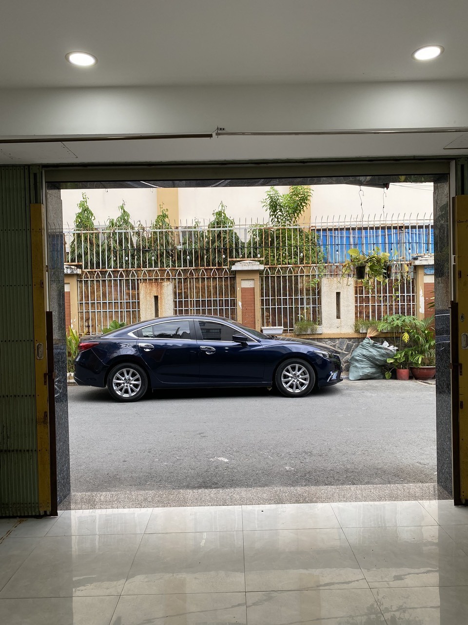 Nhà Mặt tiền kinh doanh 4 tầng 3 pn Năm Châu Tân Bình hởn 5 tỉ