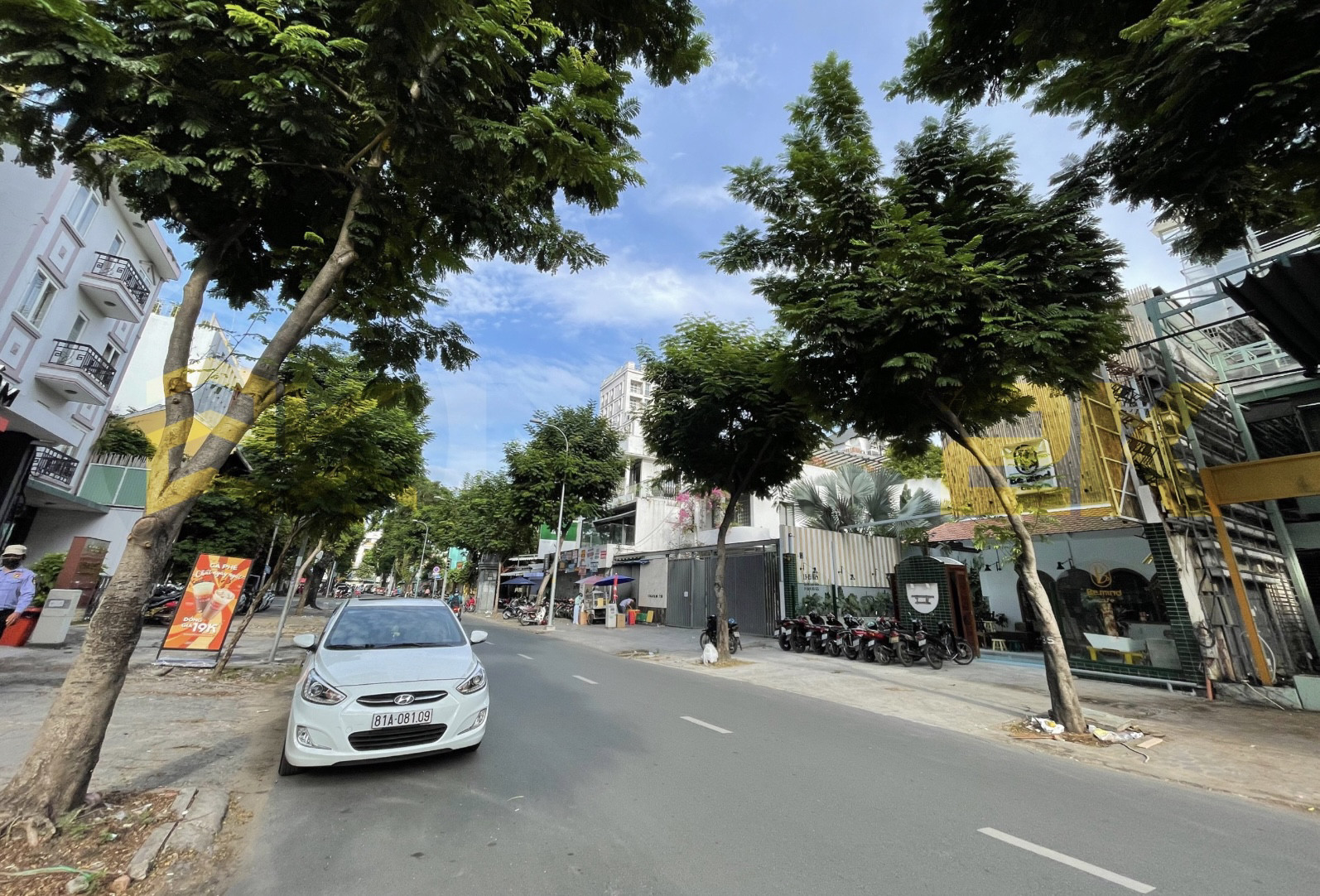 Siêu phẩm !! Cho thuê nhà MT Hai Bà Trưng. Ngang lớn 11m. Giá chốt nhanh: 12.500$ (còn TL)