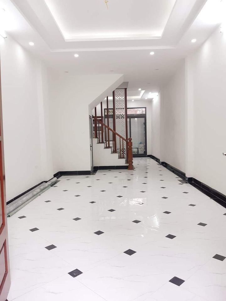 BÁN NHÀ XÃ ĐÀN 30M RA ĐƯỜNG CHÍNH CHỈ 5 TỶ