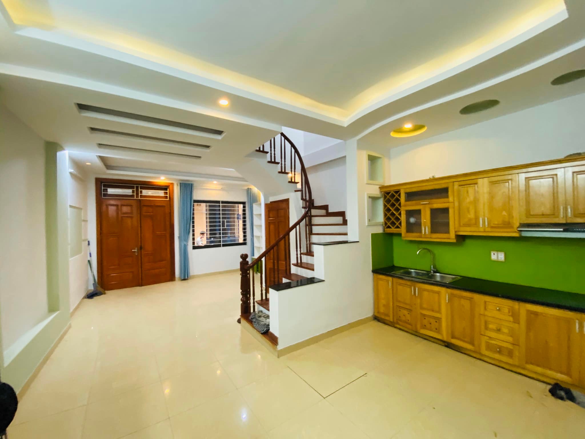 Bán Nhà Vũ Trọng Phụng 58m 5T MT5m 6,2 tỷ Kinh Doanh An Sinh