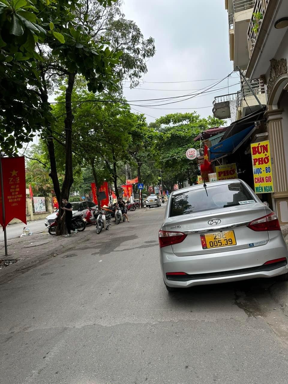 Bán nhà ngõ 136 Cầu Diễn,40m ra ô tô tránh,42m2,nhà cấp4,mặt tiền:4,75m