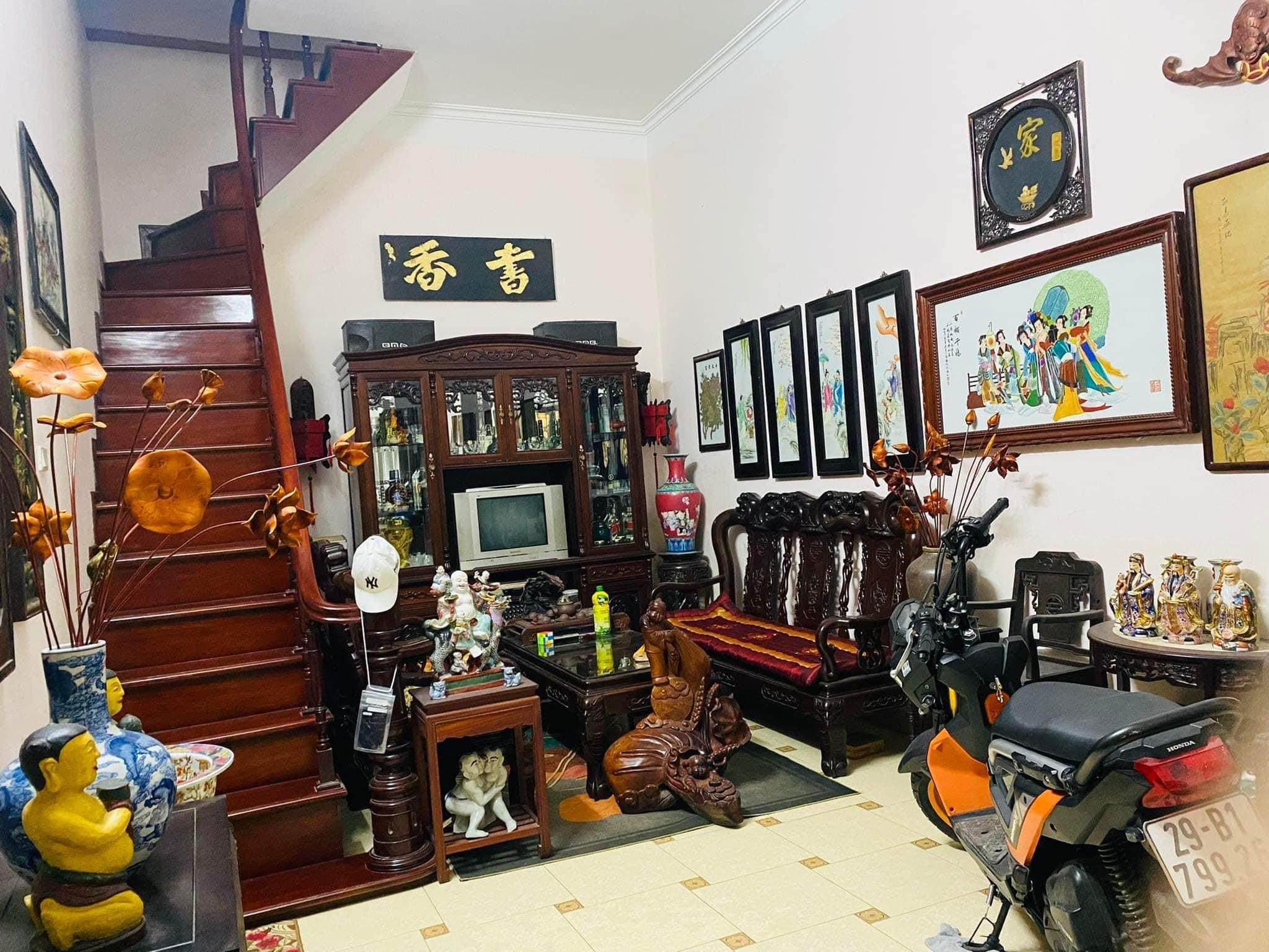 Bán nhà ngõ 29 Nghĩa Dũng,3 bước ra hồ tây,phố cổ,ngõ xe SH quay đầu,40m2,3T,mt:4m